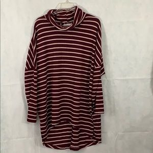 14th & Union 1X maroon striped tunic